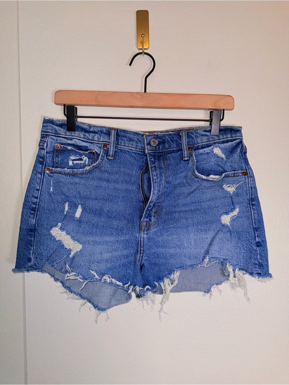 ABERCROMBIE & FITCH The Mom Short High Rise thrashed distressed 90s shorts 8